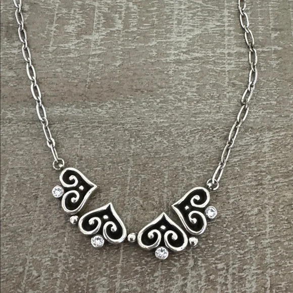 Elegant Silver Heart Necklace - Picture 2 of 7